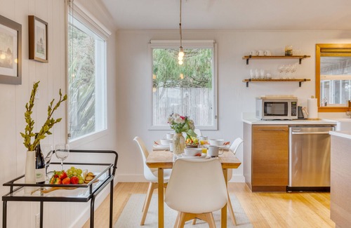 Arch Cape House | Four Bears by AvantStay | Walk to Beach, Hot Tub, Ocean View