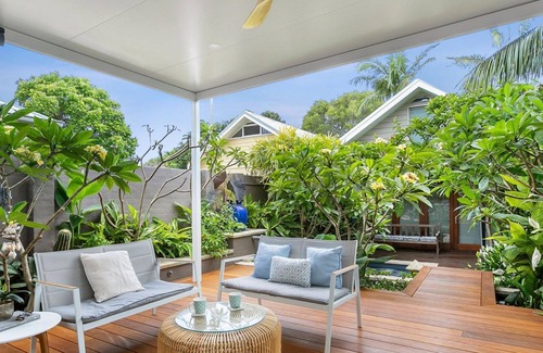 Manly House | Four Bed Tropical Oasis with Spa in Manly!