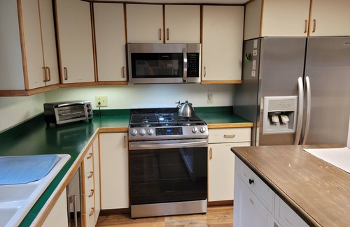 Plattsburgh House | Four Bedroom 2.5 Bath House on Lake Champlain