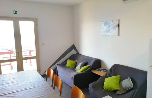 Dubrava Apartment | Four-bedroom apartment near beach Cove Pještata, Pelješac (A-10236-a)
