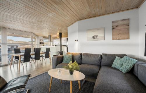 Argab House | Four-Bedroom Holiday Home In Hvide Sande