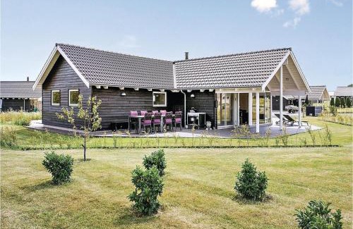 Skastrup House | Four-Bedroom Holiday Home With A Fireplace In Bogense