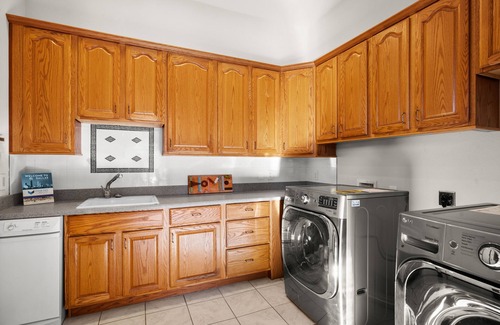 Little Elm House | Four Bedroom House 8 Beds :We Take Insurance Claims: