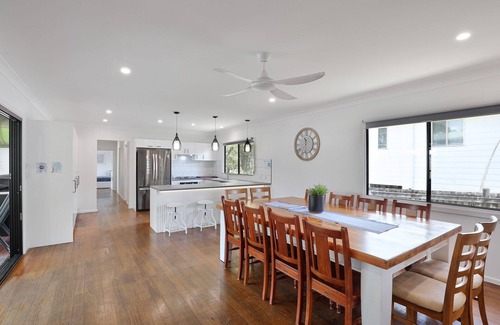 Amity Point House | Four bedroom, Two Bathroom House Sleeping 10