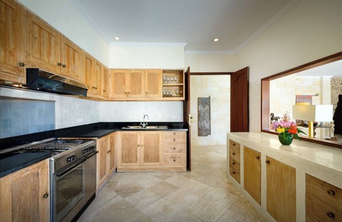 Suraberata Villa | Four Bedroom Villa with Pool & Tropical Garden near Balian