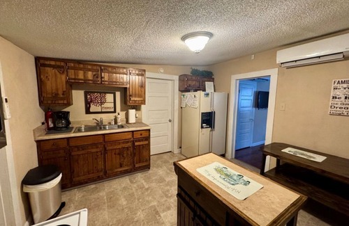 Ashland House | Four Doors Down