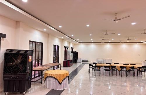 Bhojpur Hotel | Four Lakes