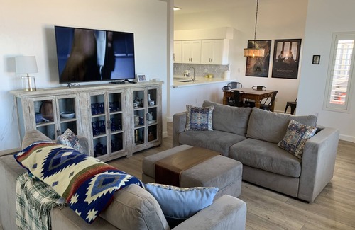 Fountain Hills Condo | Four Peaks Sunrise