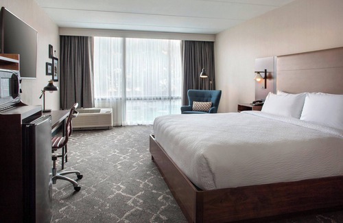 Northeast Philadelphia Hotel | Four Points by Sheraton Philadelphia Northeast