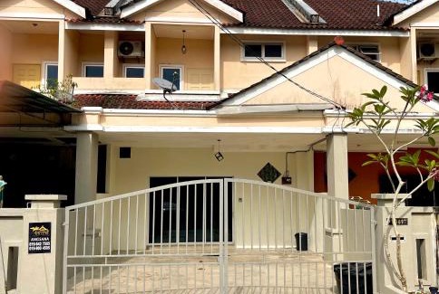 Kampung Kayu Arang House | Four Rooms Homstay 'A' With Wifi And Smart TV in Wakaf Tapai