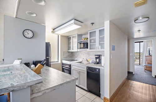 Northeast Virginia Beach Resort | Four Sails Resort