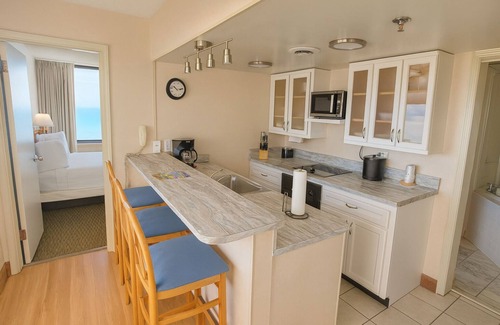 Northeast Virginia Beach Resort | Four Sails Resort