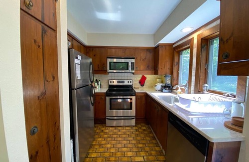 Plymouth Apartment | Four Season Escape | Near Lakes,Trails,Killington