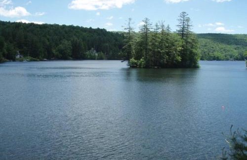 Ludlow Ski Chalet | Four Season Ski, Lake & Golf Home on Lake Rescue