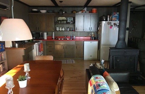 Grey Highlands Cottage | Four Season Waterfront Cottage on Lake Eugenia