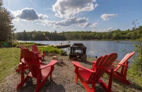 Bracebridge House | Four Season Waterfront Muskoka Retreat