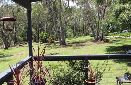 Wentworth Falls House | Four Seasons - Blue Mountains Home - Private Bushland with Spa & Fire place
