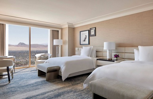 Las Vegas Strip Resort | Four Seasons Hotel Las Vegas