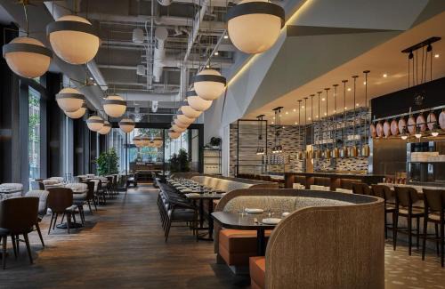 Center City West Hotel | Four Seasons Hotel Philadelphia at Comcast Center