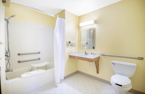 Bottineau Hotel | Four Seasons Inn