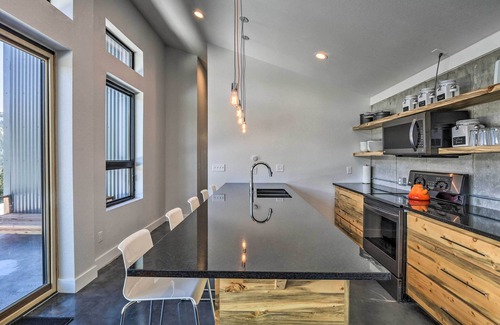 Alma House | ‘Four Voices’ Home: Mountain Views, 15 Mi to Breck