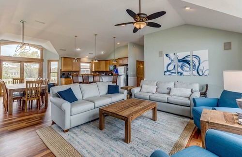 Duck House | Fowl Play | 1580 ft from the beach | Private Pool, Hot Tub, Dog Friendly | Duck