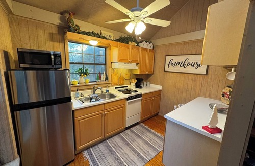 Canton Cabin | Fox Creek - Secluded Cabin with Hot Tub - New Owner!