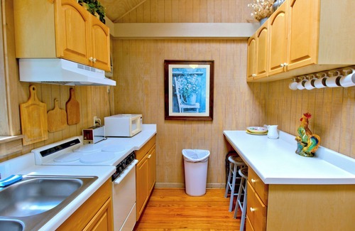 Canton Cabin | Fox Creek - Secluded Cabin with Hot Tub - New Owner!