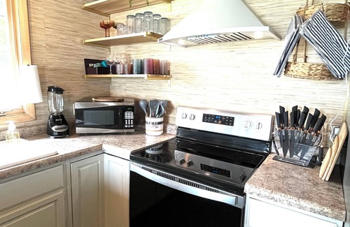 Wetmore Cottage | Fox & Fern Cottage: Escape to Michigan's UP for a Breathtaking Fall Getaway
