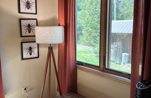 Wetmore Cottage | Fox & Fern Cottage: Escape to Michigan's UP for a Breathtaking Fall Getaway
