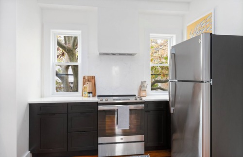 Fox Point Apartment | Fox Point- Near Brown, RISD, College Hilln