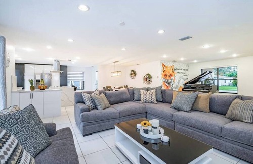 Croissant Park Villa | Fox Private Resort-Heated Pool, Spa-Downtown&Beach
