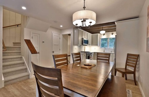 Ludlow Condo | Fox Run Condo With Views of Okemo!