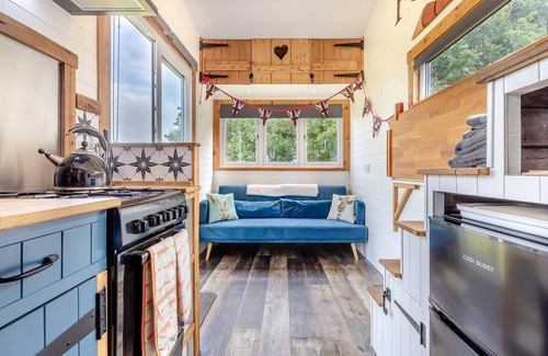 Foxley Cottage | Fox Tiny House- UK47395