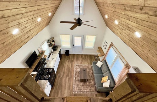 Guntersville Cabin | Fox Tiny Luxury Cabin on Lake with Bouncy House's