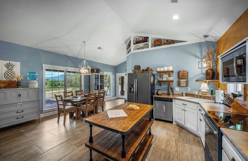 Rising Fawn Cottage | "Fox View Cottage" Breathtaking Views, Pet-Friendly, Wheelchair accessible!