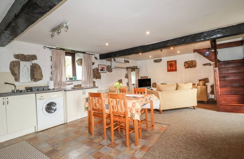 Bodmin Cottage | FOXES, family friendly, character holiday cottage in Lanivet