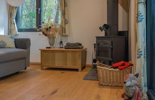 Alfriston Apartment | Foxes Hollow - Woodland Cabin - Alfriston