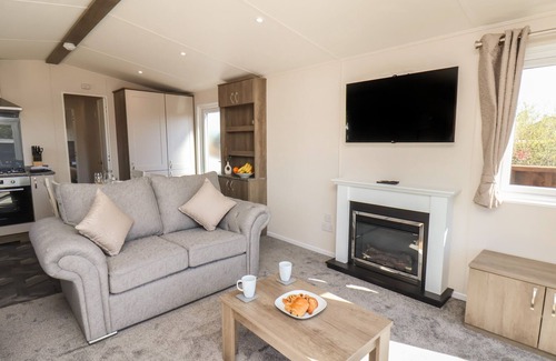 Runswick Bay Cottage | FOXGLOVE LODGE, pet friendly, character holiday cottage in Staithes