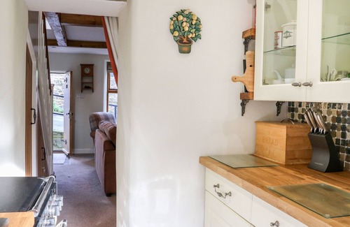Kildwick Cottage | FOXGLOVE, pet friendly, character holiday cottage in Cross Hills