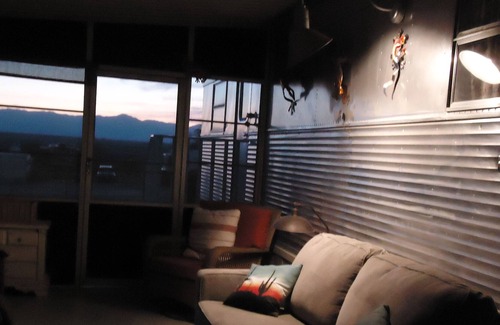Bombay Beach House | FOY SPA RESORT Niland Retro1958 Spartan Mobile Home Gym-Pools-pickleballle ball