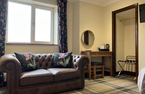 Foyers Hotel | Foyers House