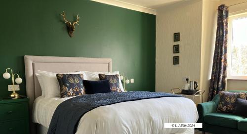 Foyers Hotel | Foyers House
