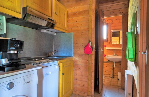 Camps-Saint-Mathurin-Leobazel House | Cottage du Lac by Interhome