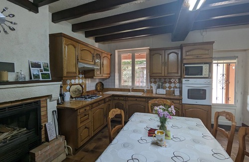 Rosnay Cottage | Charming Cottage in Brenne: Nature, Hiking, Close to Ponds, Private Garden, Fireplace