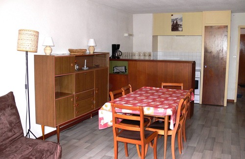 Gouaux-de-Larboust Apartment | Charming Ski-In Apartment, Sleeps 6, South-Facing Balcony, Ideal for Families - Peyragudes