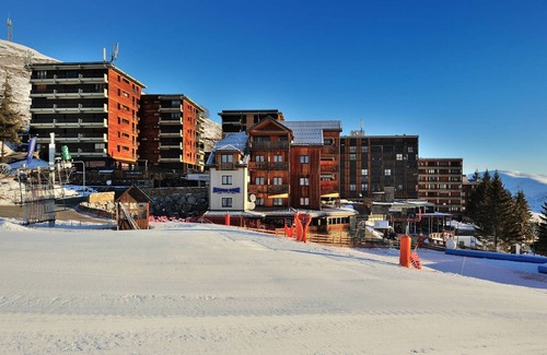 Gouaux-de-Larboust Apartment | Charming Ski-In Apartment, Sleeps 6, South-Facing Balcony, Ideal for Families - Peyragudes
