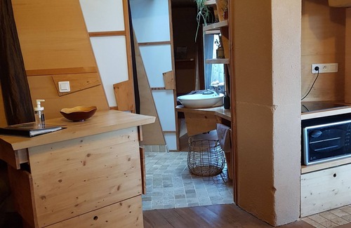 La Vacquerie-et-Saint-Martin-de-Castries Cottage | Poégîte l'Oreillette in the heart of ecohabitat