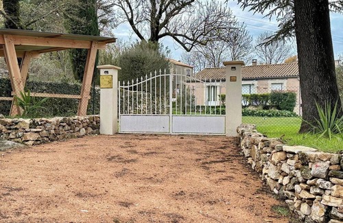 La Vacquerie-et-Saint-Martin-de-Castries Villa | Charming villa on the Larzac -plain pied, 3 master suites