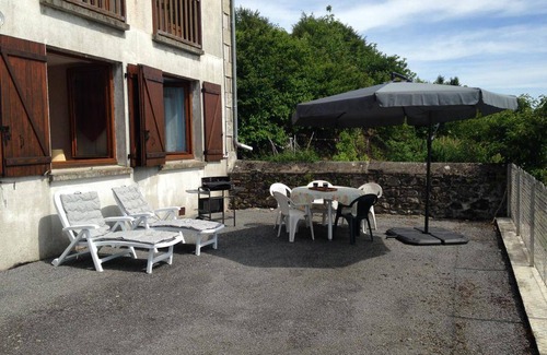 Saint-Hilaire-les-Courbes House | 66 m² Gîte ∙ 1 bedroom ∙ 3 guests